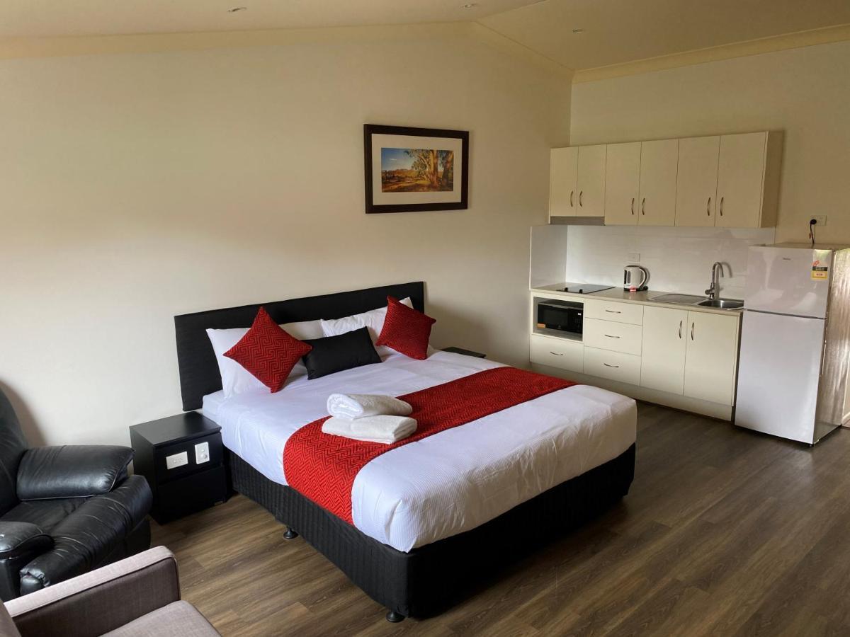 Emerald Explorers Inn Ngoại thất bức ảnh