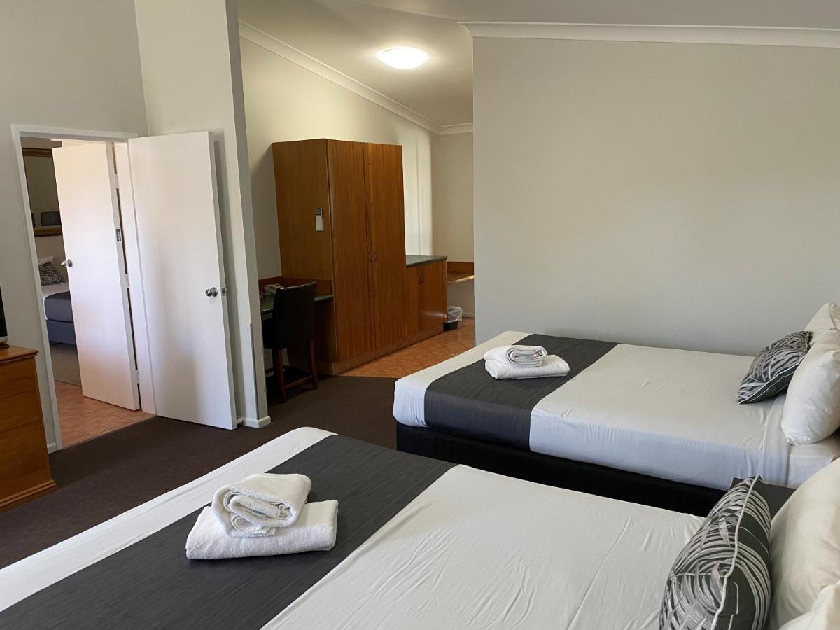 Emerald Explorers Inn Ngoại thất bức ảnh