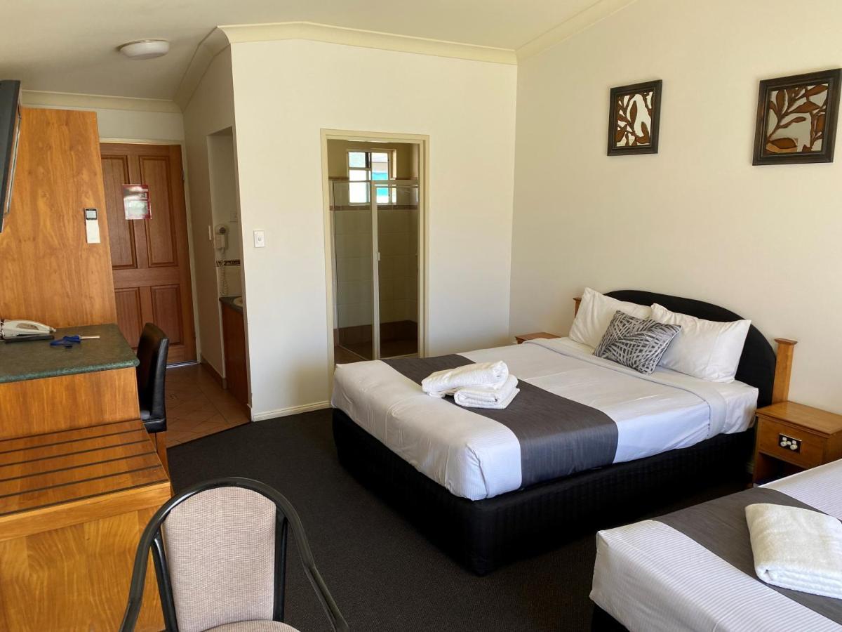 Emerald Explorers Inn Ngoại thất bức ảnh