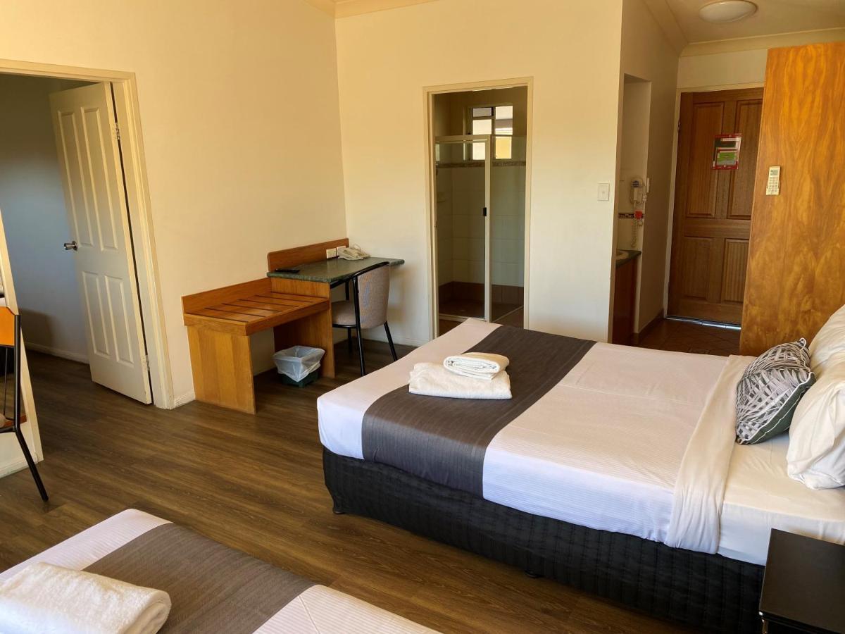Emerald Explorers Inn Ngoại thất bức ảnh