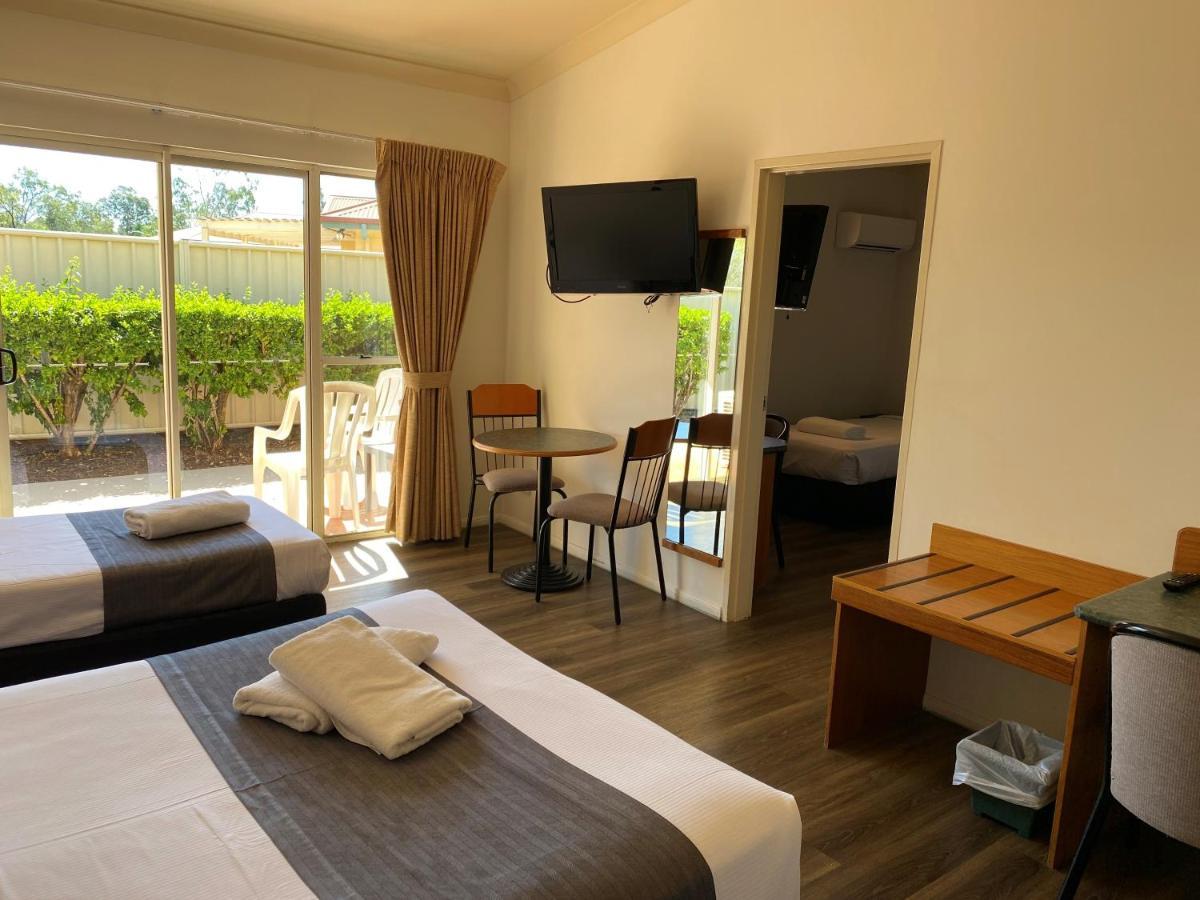Emerald Explorers Inn Ngoại thất bức ảnh