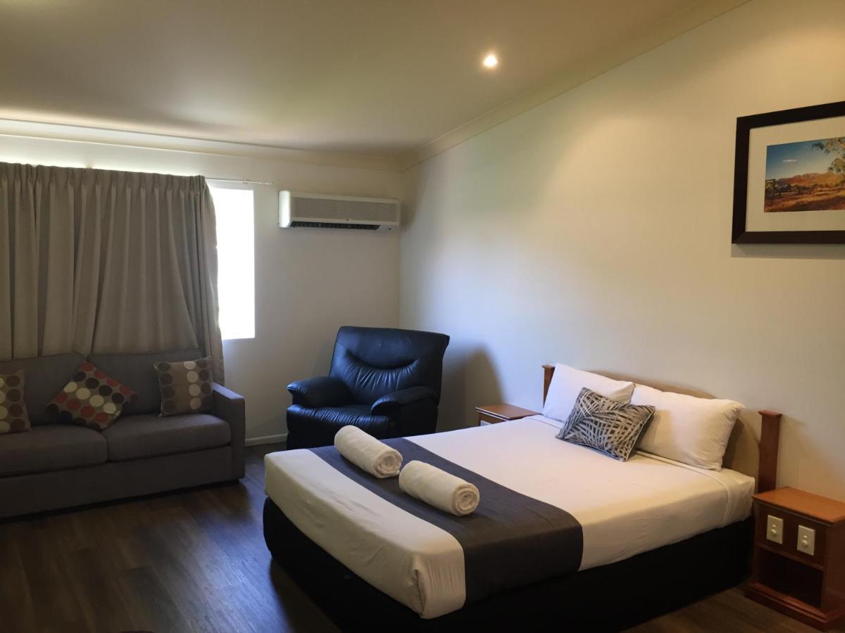 Emerald Explorers Inn Ngoại thất bức ảnh