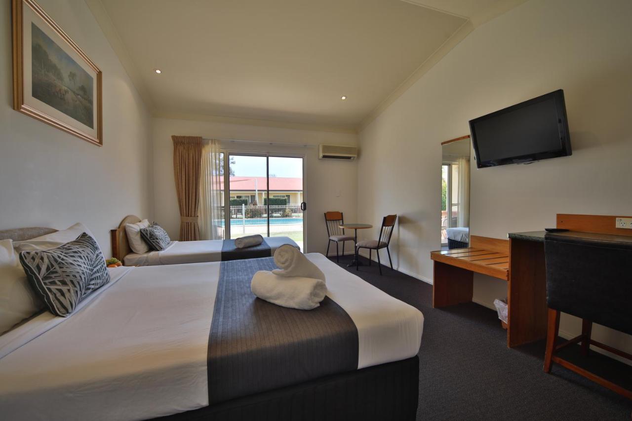 Emerald Explorers Inn Ngoại thất bức ảnh