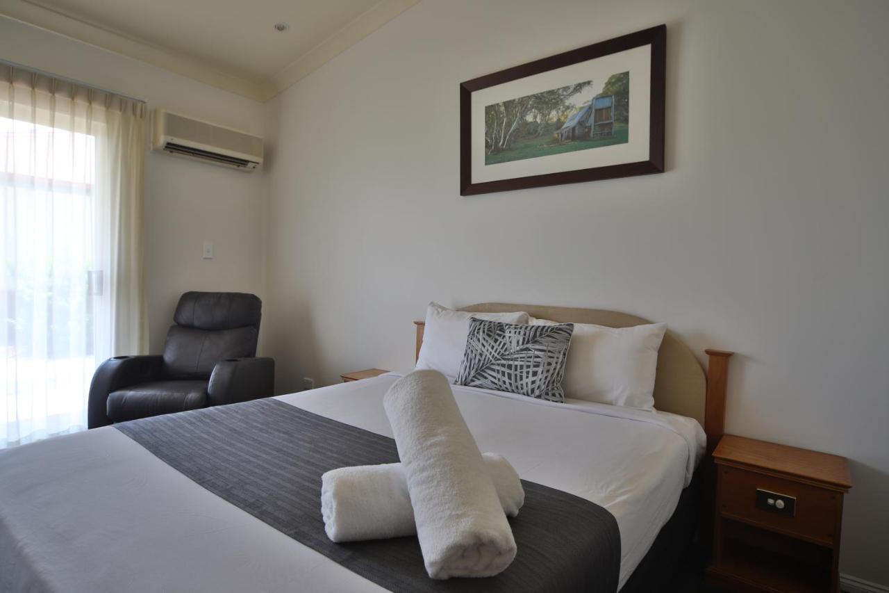 Emerald Explorers Inn Ngoại thất bức ảnh