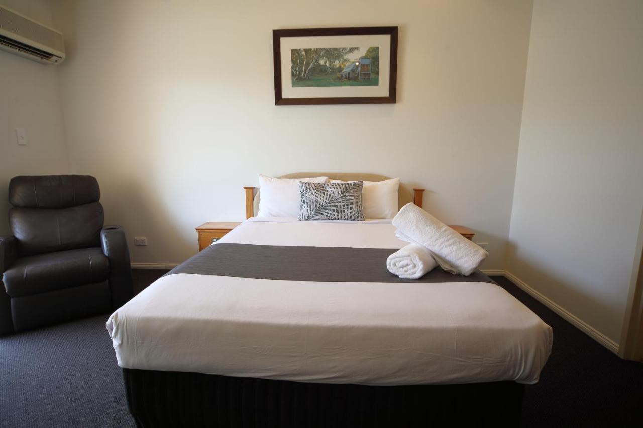 Emerald Explorers Inn Ngoại thất bức ảnh